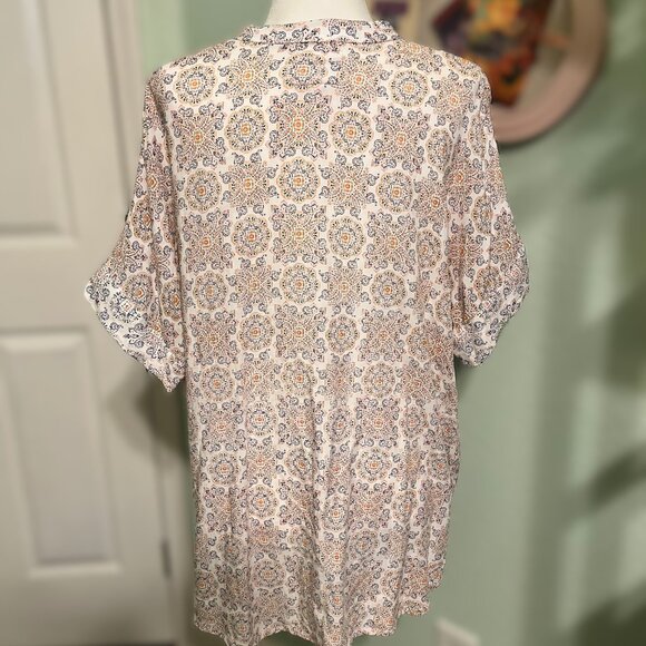 North Shore Blouse with gathered front, Size M - Picture 4 of 6